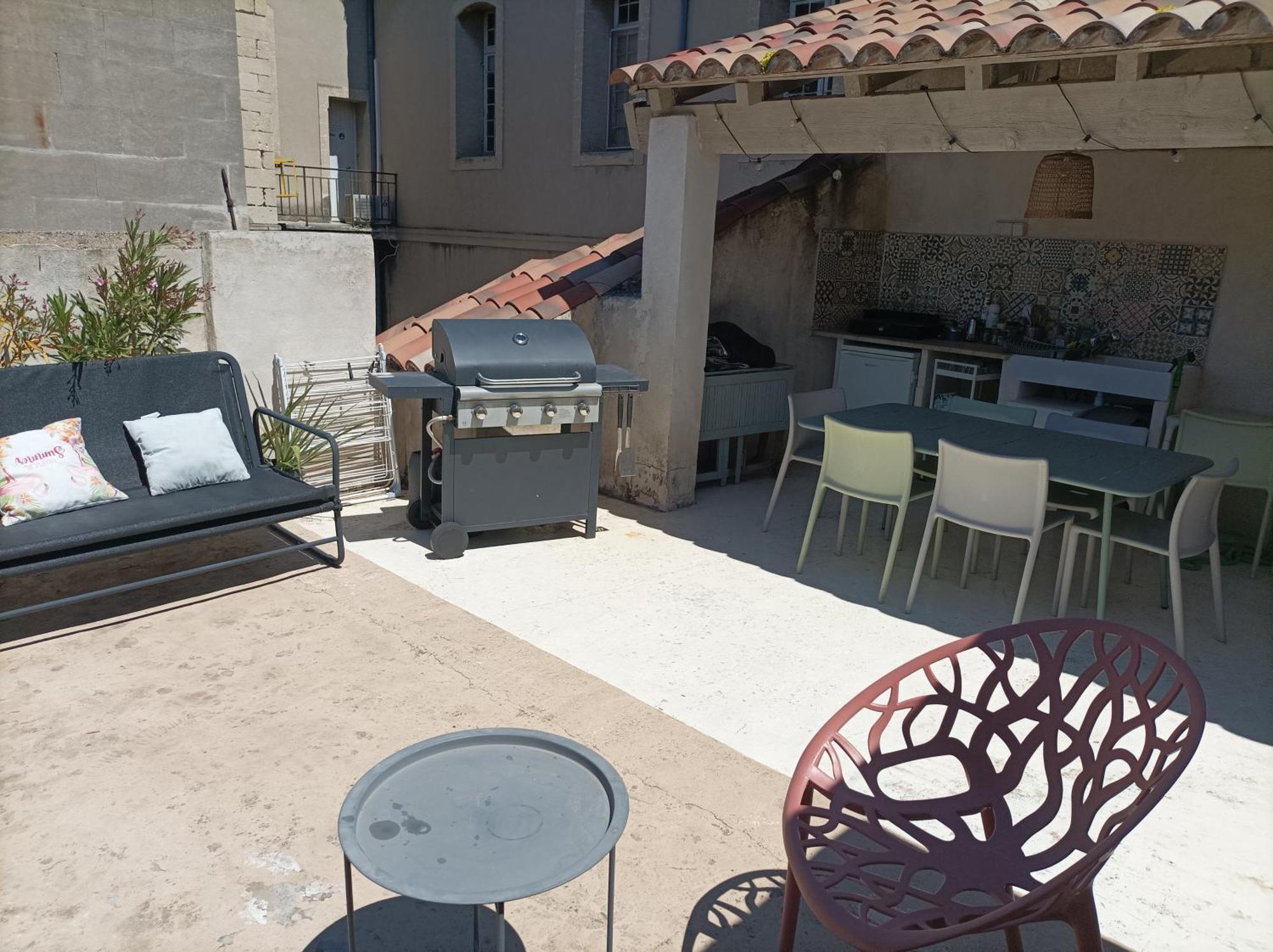 Maison Intra Muros, Terrasses Avec Vue Jaccuzzi Et Garage Avignon Room photo